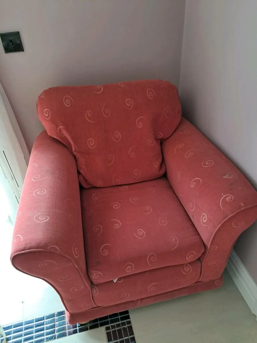 Couch & 2 chairs - Image 2