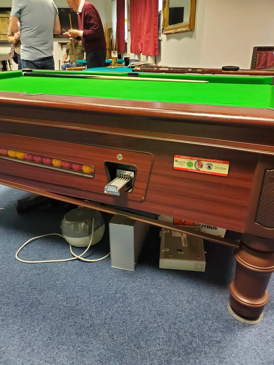 Pool table - Image 2
