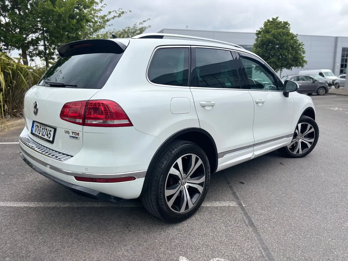 171!Volkswagen Touareg 3.0 TDi R Design ~ 4Motion - Image 3