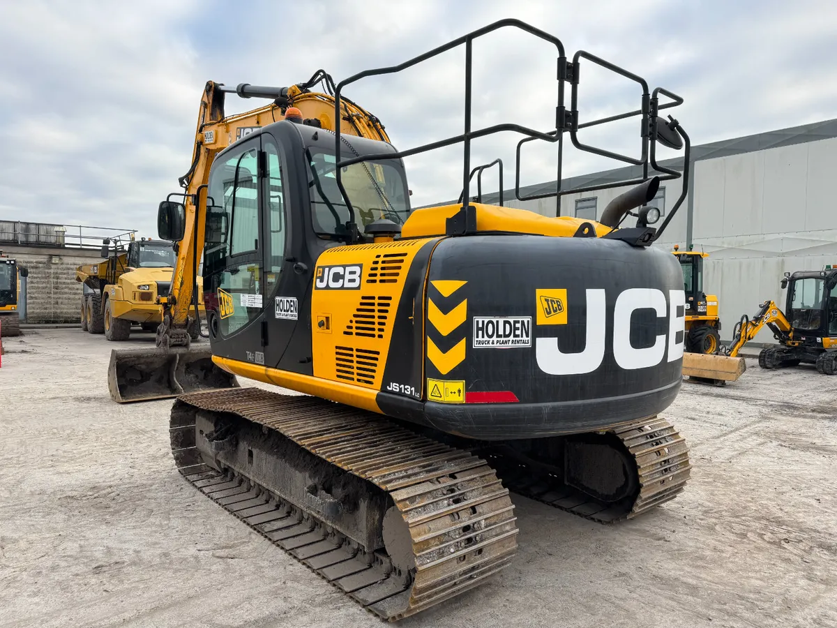 UNRESERVED 2017 JCB JS131 EXCAVATOR FOR AUCTION - Image 3