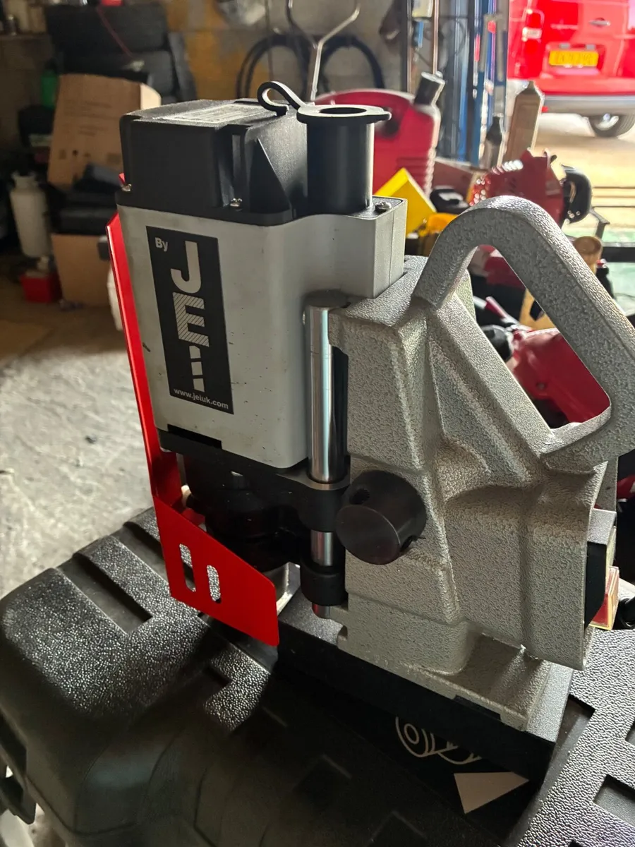 Magnetic drill - Image 2
