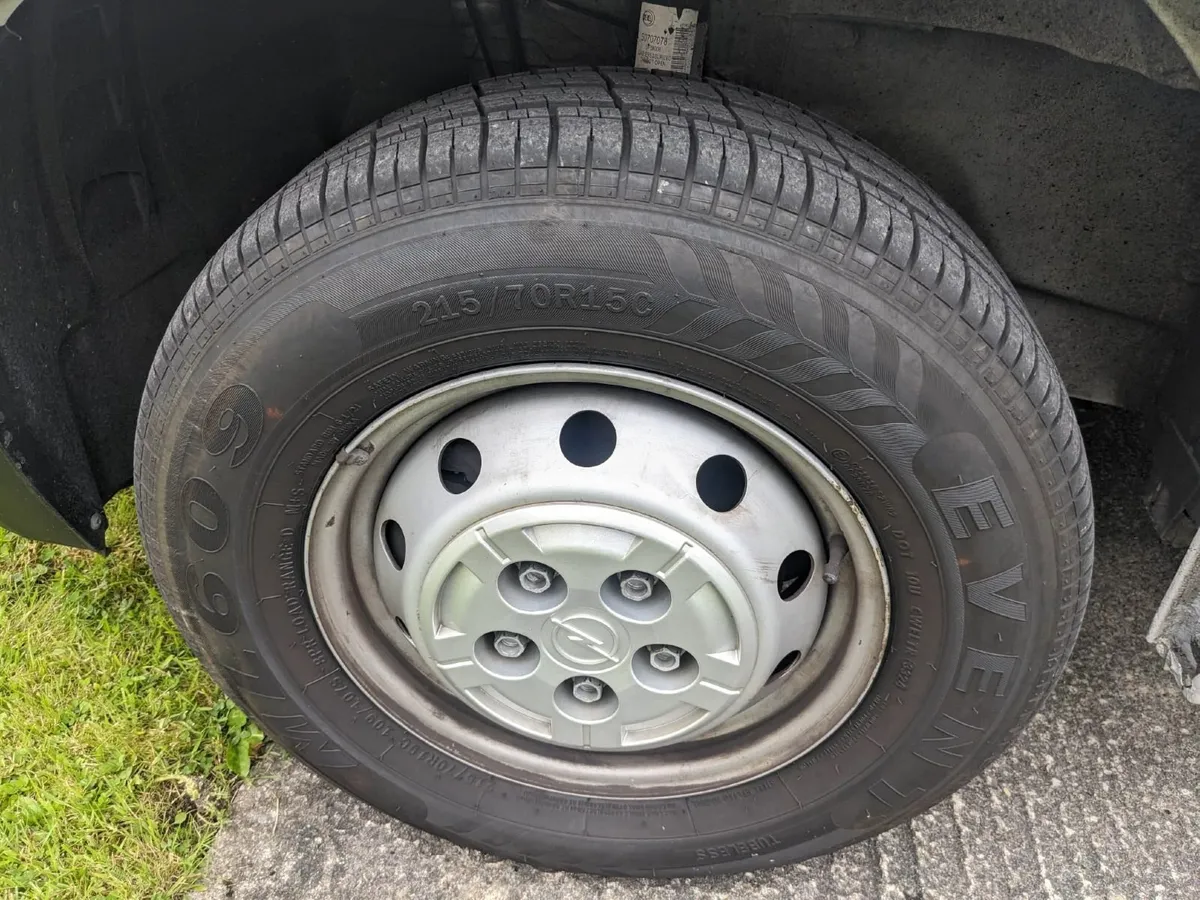 Reversing Camera/Monitor and van tyres - Image 3