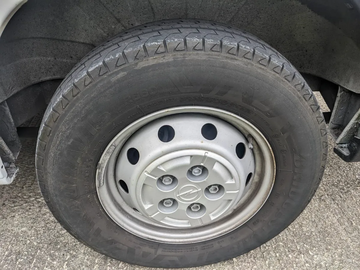 Reversing Camera/Monitor and van tyres - Image 4
