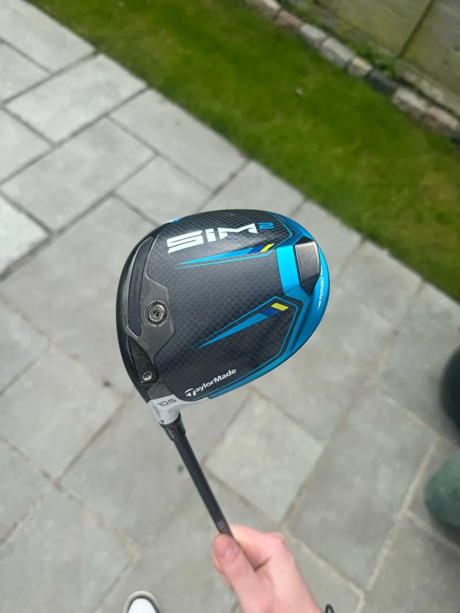 Left handed taylormade sim 2 - Image 1