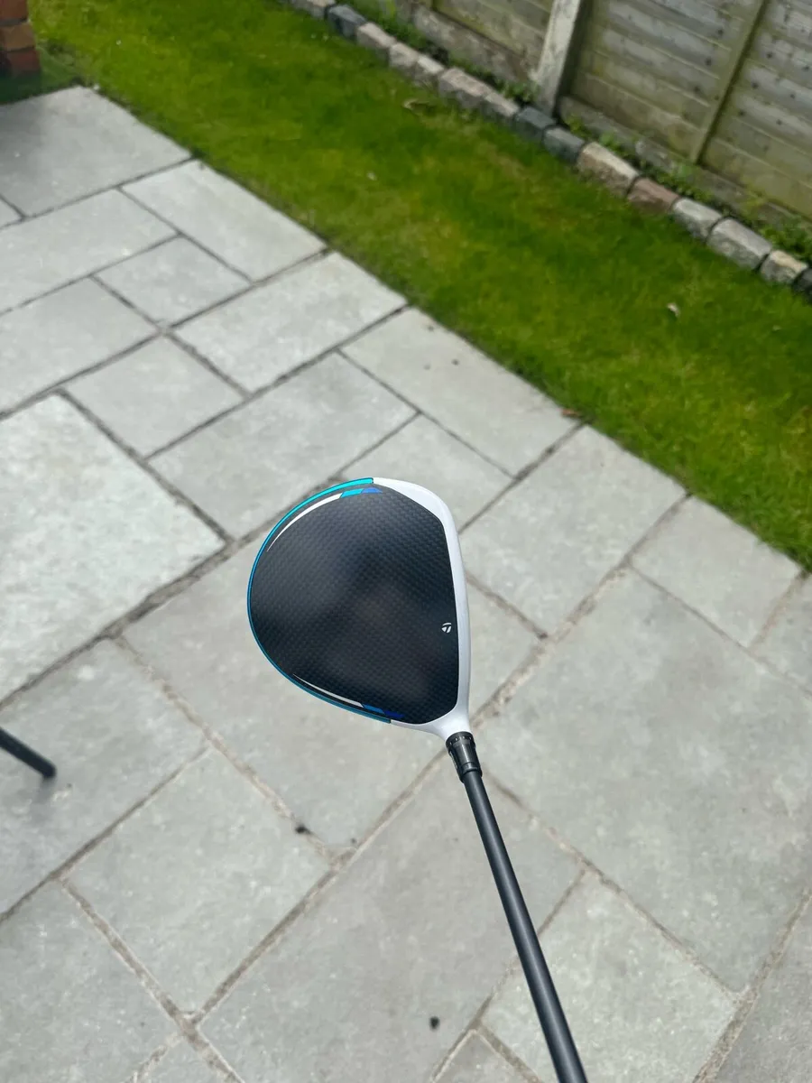 Left handed taylormade sim 2 - Image 2