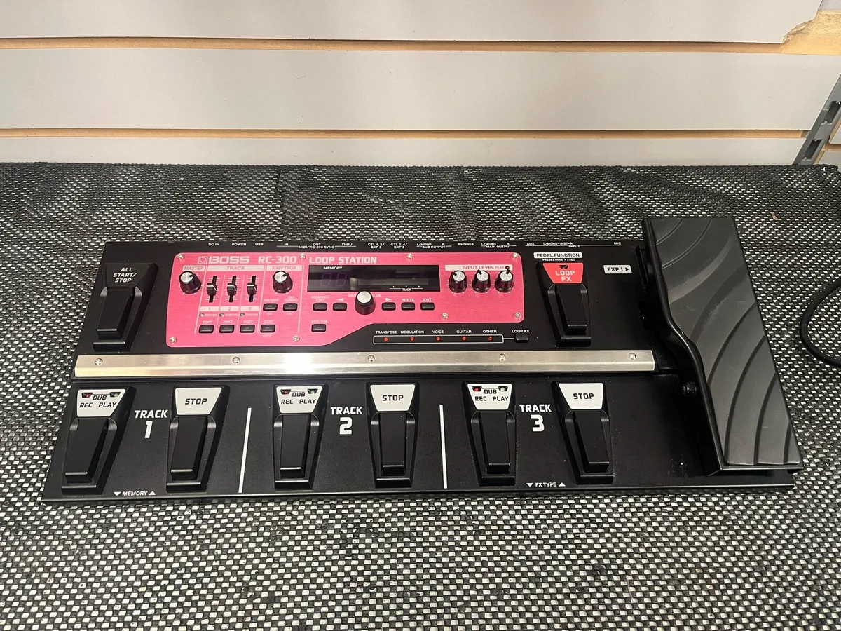 Boss RC-300 Loop Station - Image 1