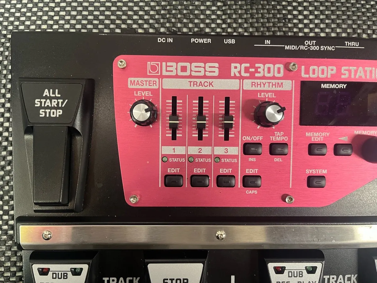 Boss RC-300 Loop Station - Image 2