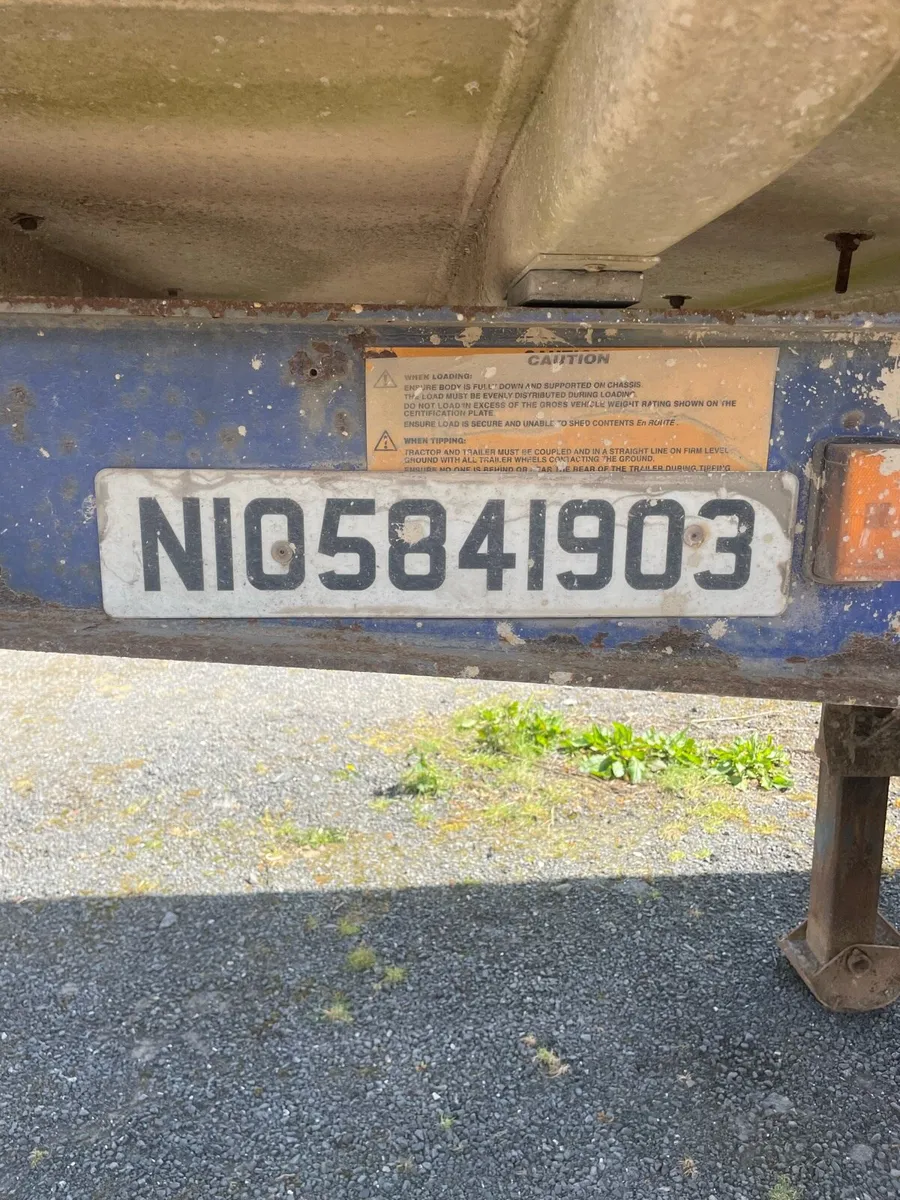 Tipping trailer - Image 3