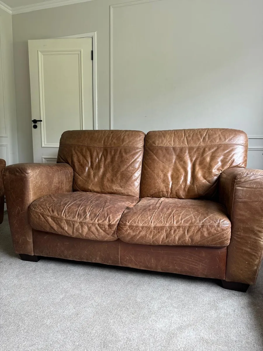 2.5 Seater Leather Couch and Two Single Armchairs - Image 1