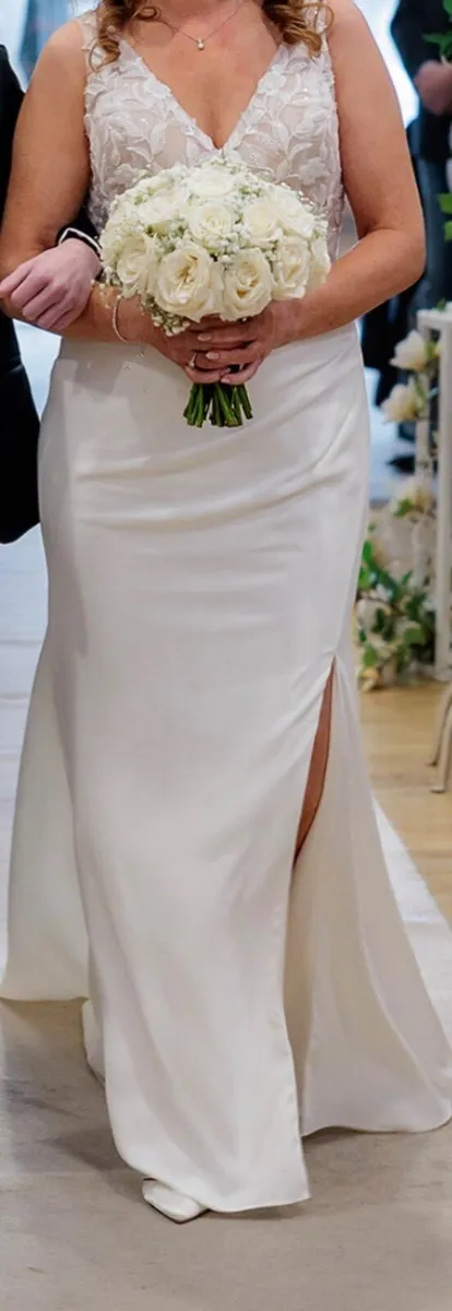 Wedding dress - Image 2