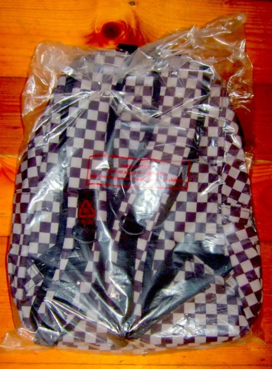 BNWT Harrods Daved & Goliath Backpack - Image 4