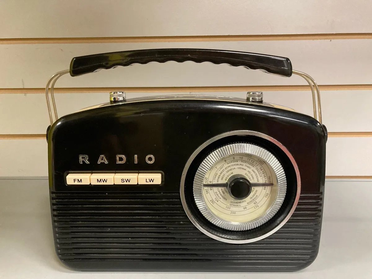 Akai Radio - Image 2