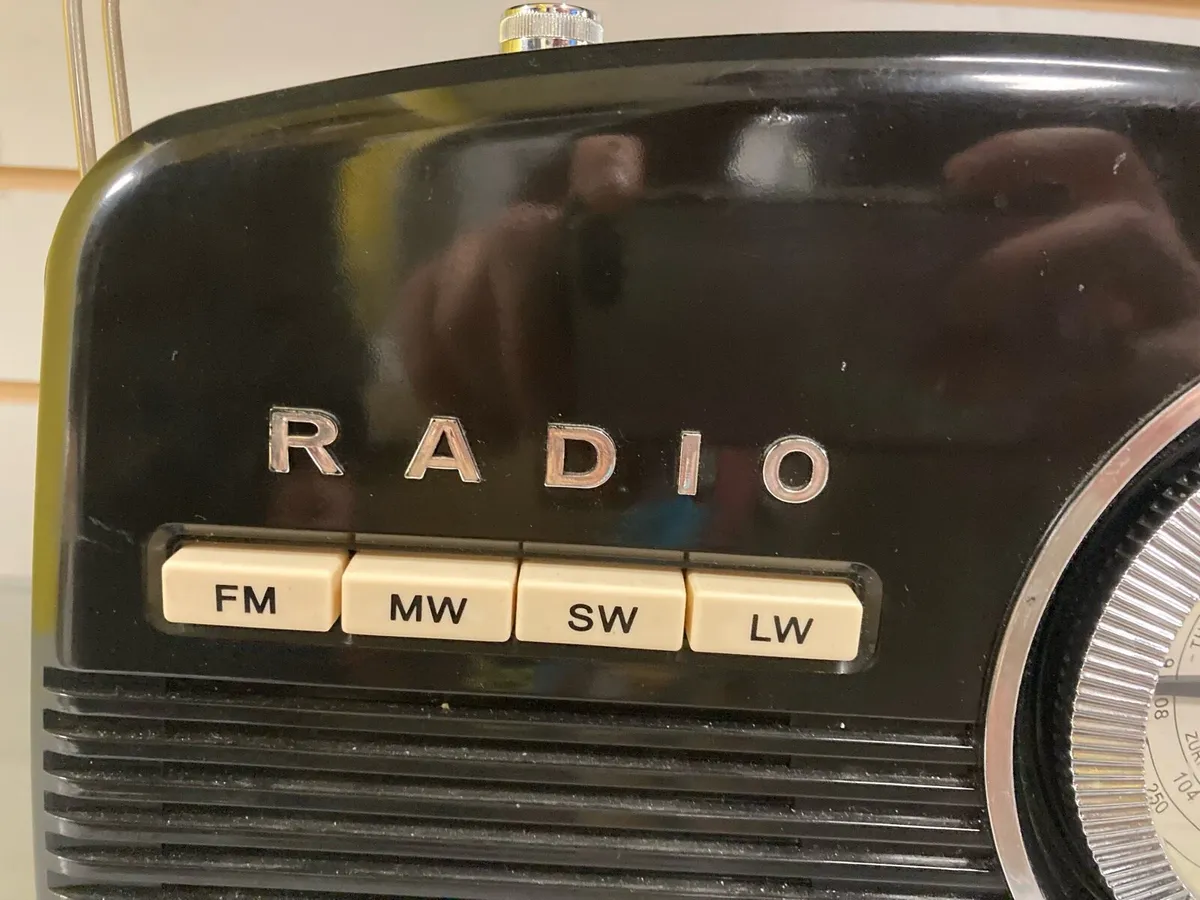 Akai Radio - Image 3