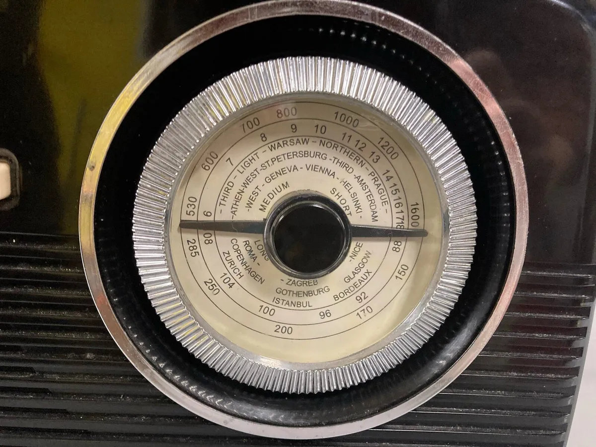 Akai Radio - Image 4