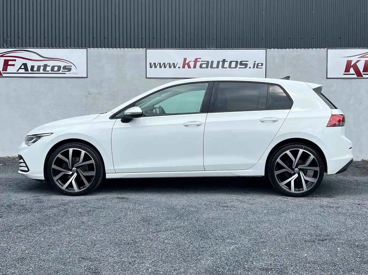 Volkswagen Golf Life 2.0TDI 6 Speed Manual 115bhp - Image 4