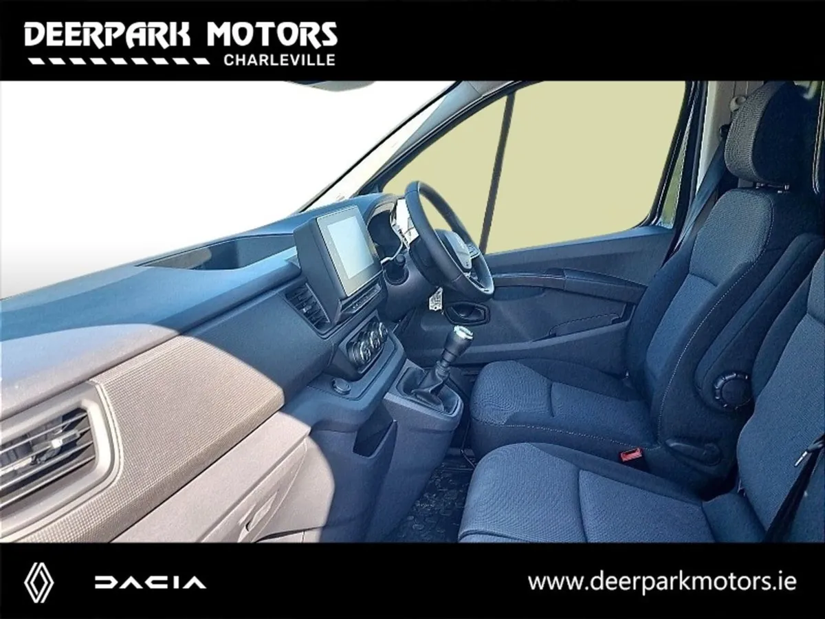 Renault Trafic LWB 130bhp Advance - Image 3