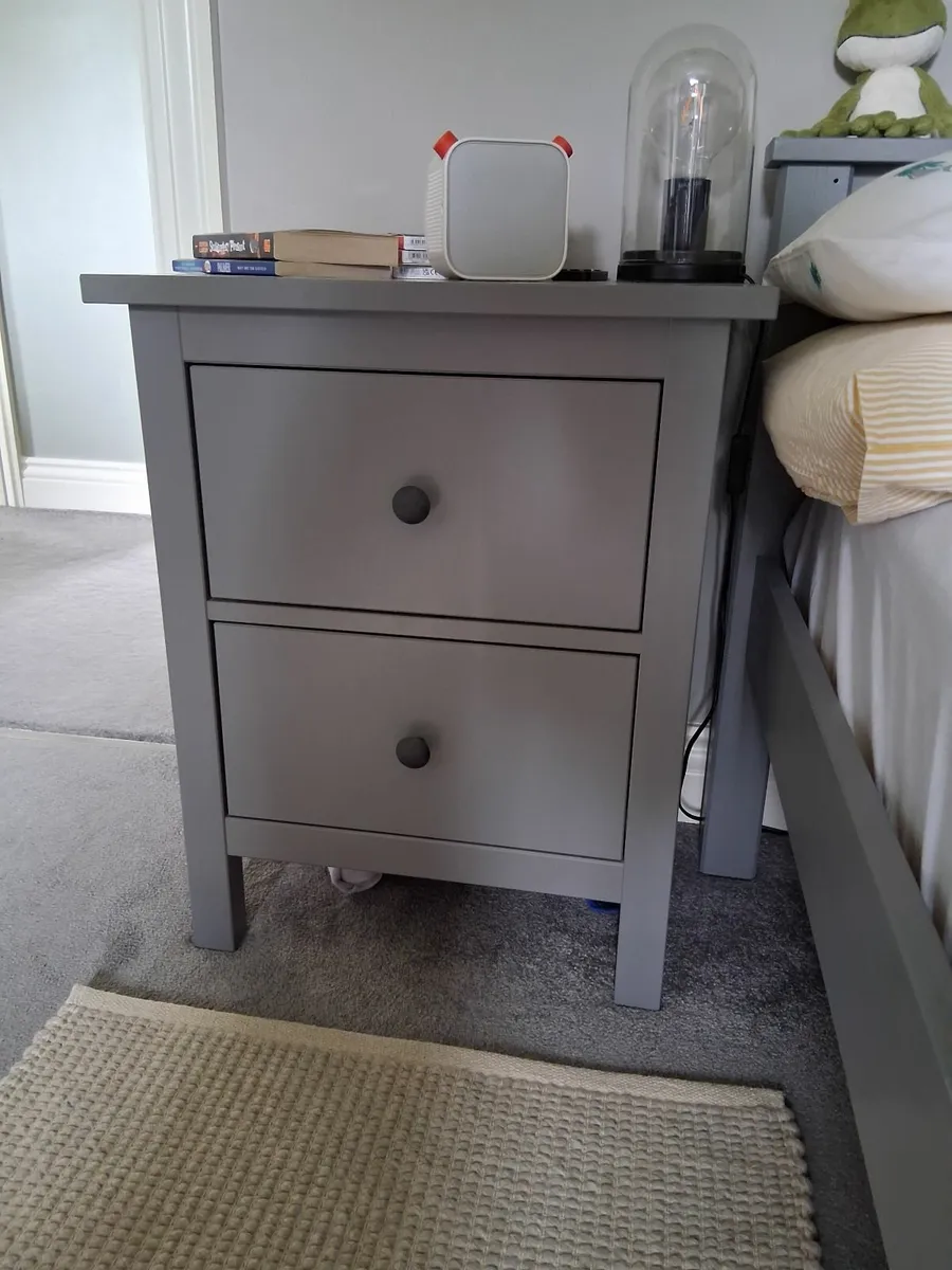 Chest of drawers x 2 & locker - Image 2