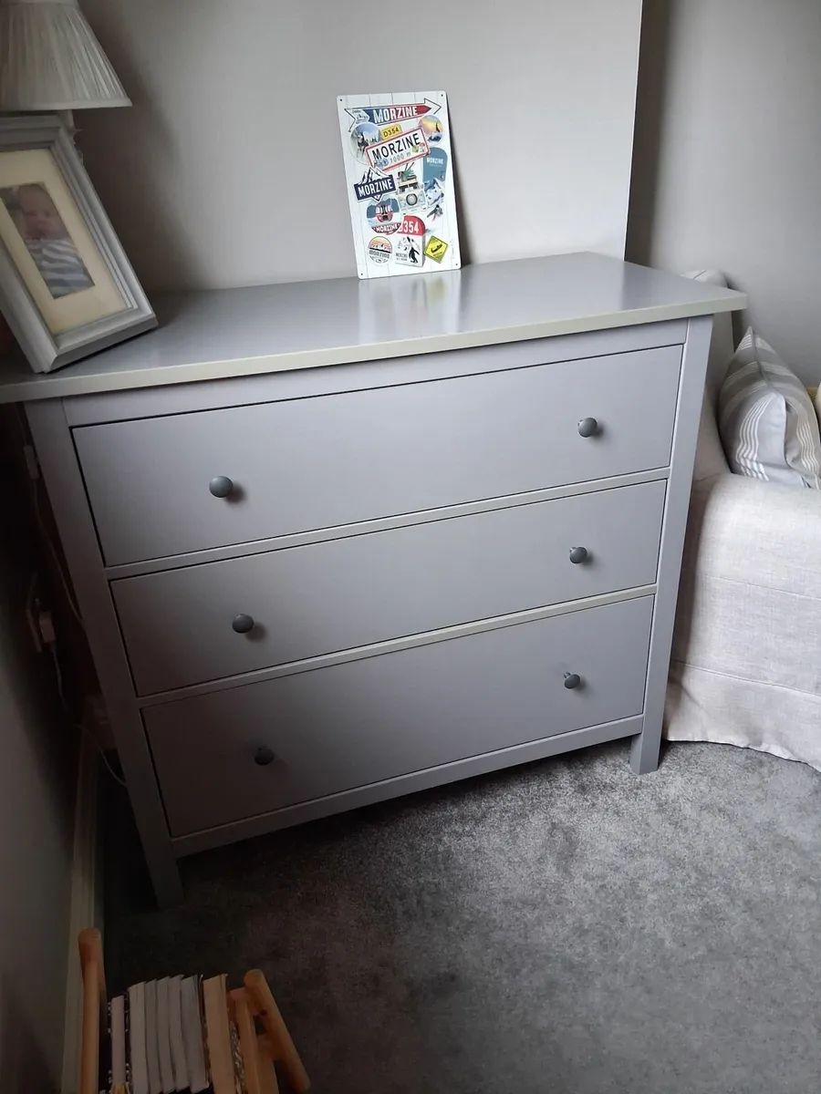 Chest of drawers x 2 & locker - Image 3