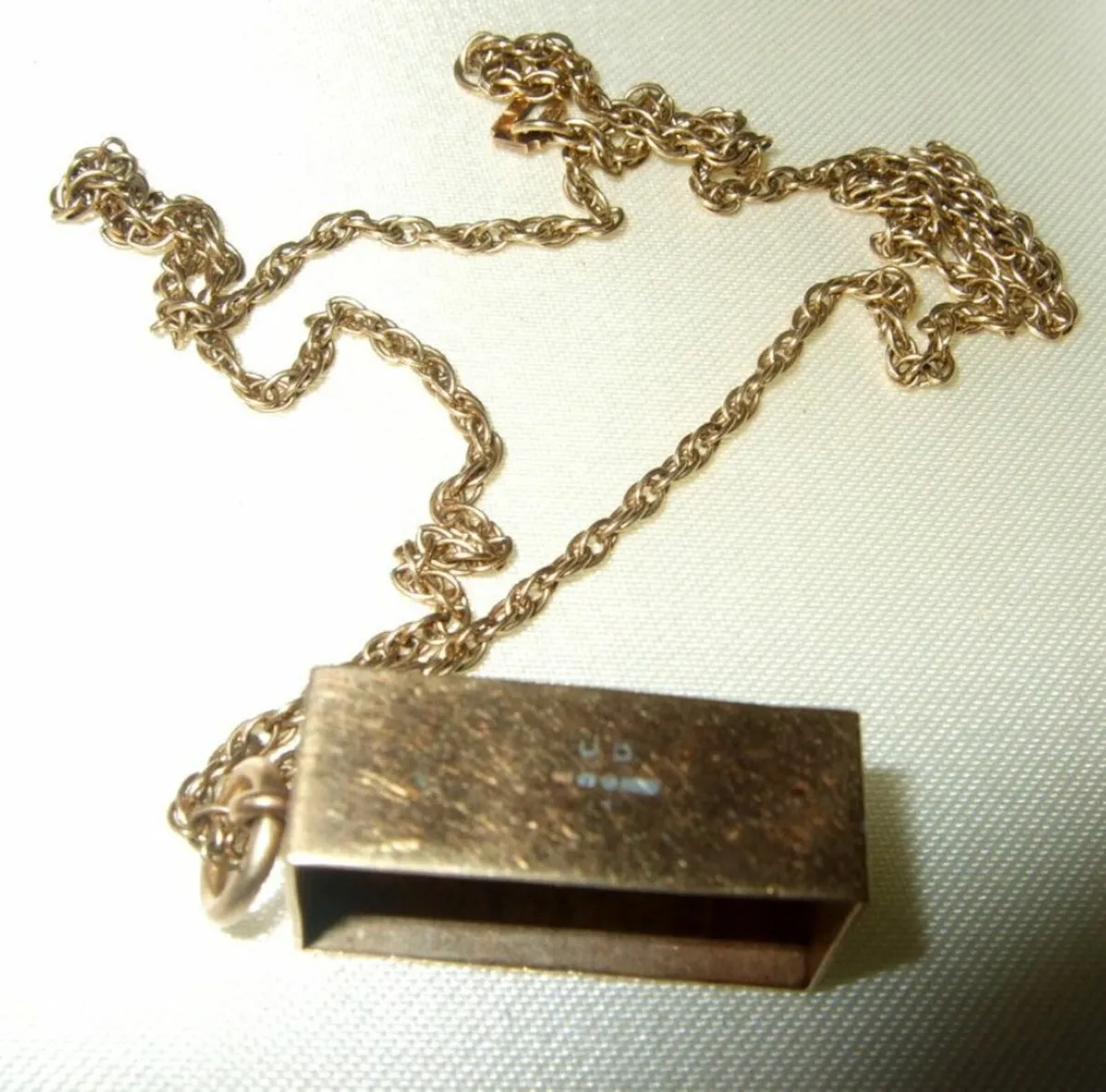 Vintage Hallmarked 9ct Gold Pendant & Chain - Image 4