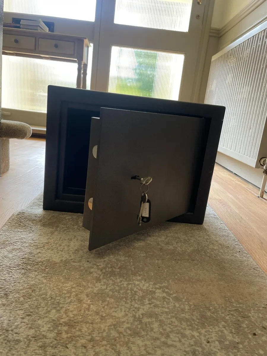 Guardian S2 Size 1 Safe - Image 3