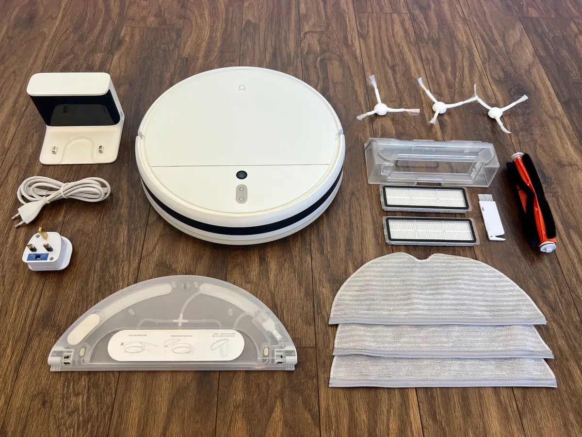 Xiaomi Mi Robot Vacuum Mop 1C + Extras - Image 1