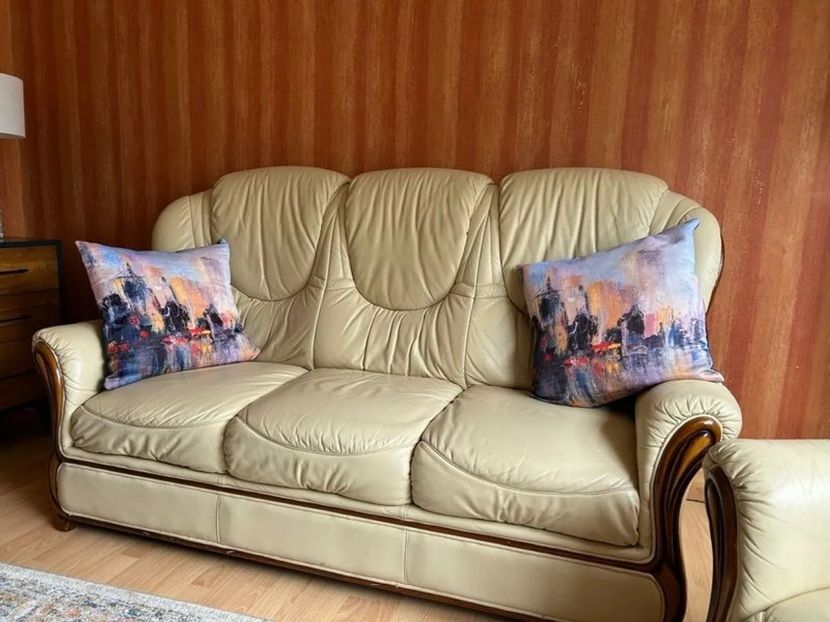 3+1+1 leather couch - Image 4