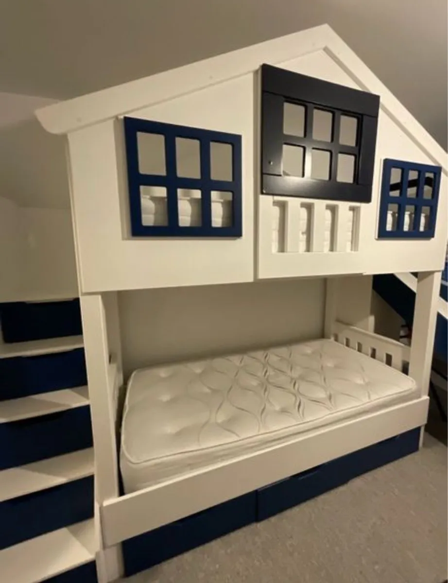 Bed - Image 1