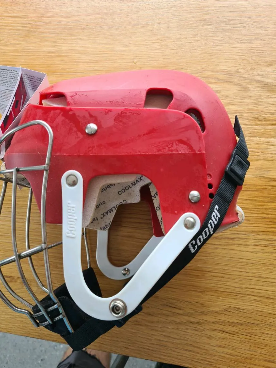 Cooper SK 109 Hurling helmet. - Image 4