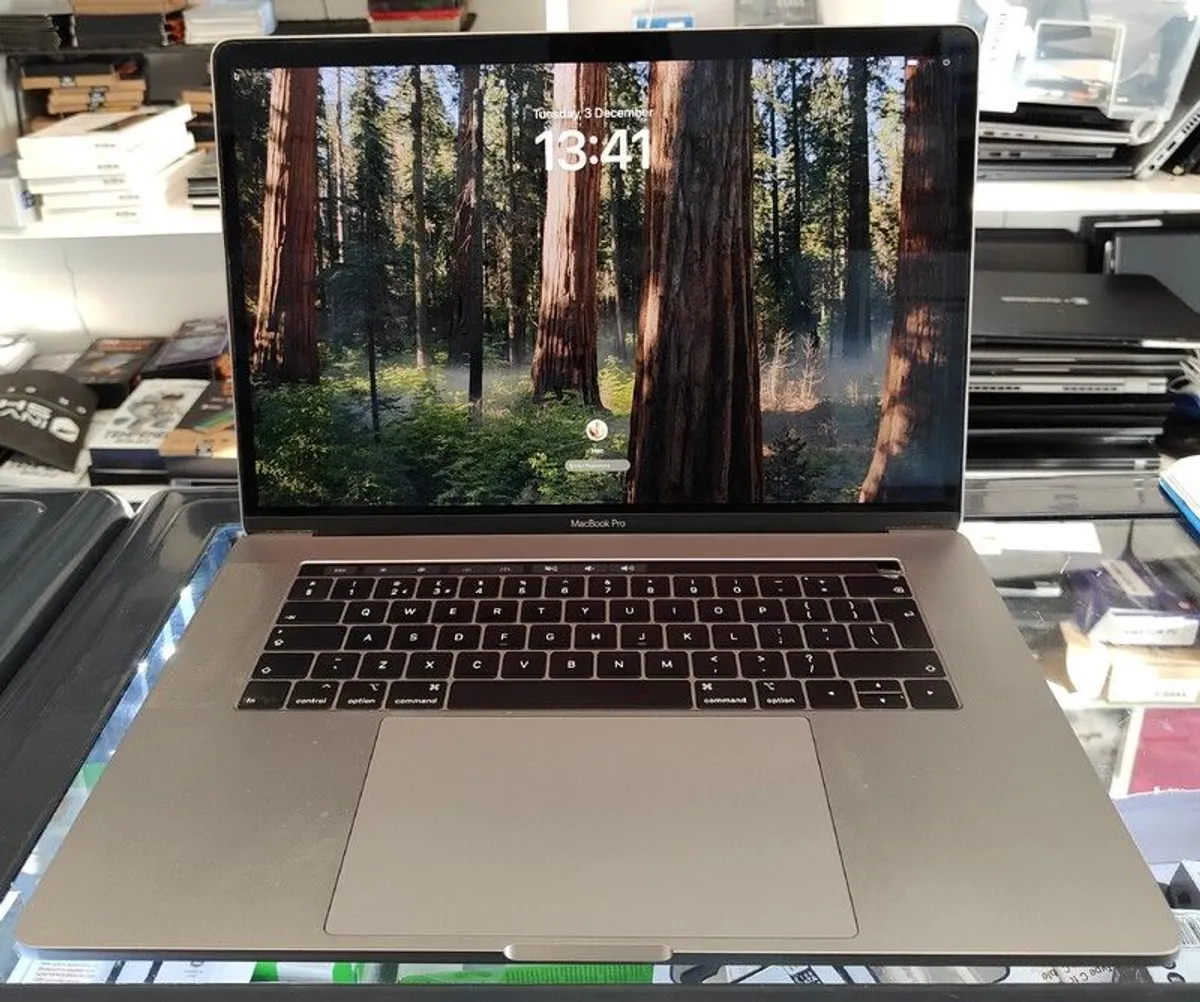 Apple MacBook Pro 15" A1990 2019 - Intel i7 16GB 500GB UHD Graphics 630 macOS Sequoia (Battery Cycle: 298) - Image 2