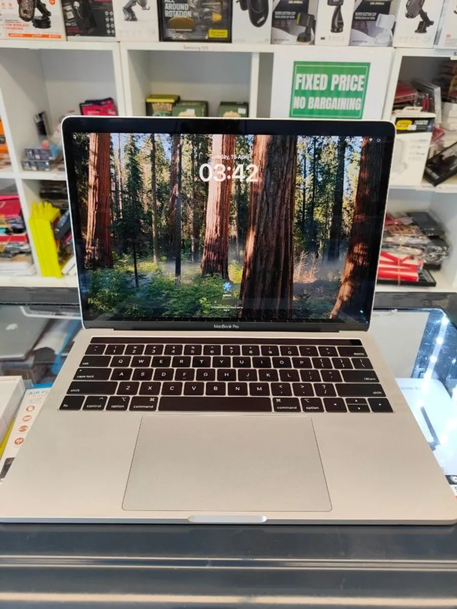 Apple MacBook Pro 13" A1989 (2018) - i7 2.7GHz (i7-8559U)- 16GB RAM - 500GB SSD - Sequoia 15.4 - Battery: 263 cycle - Image 2