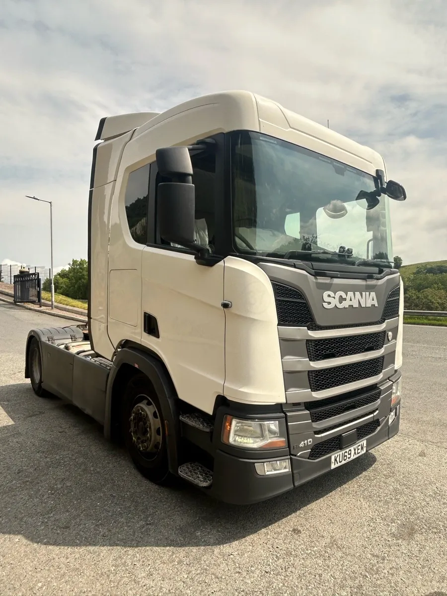 2019 Scania R410 4x2 Tractor Unit - Image 1
