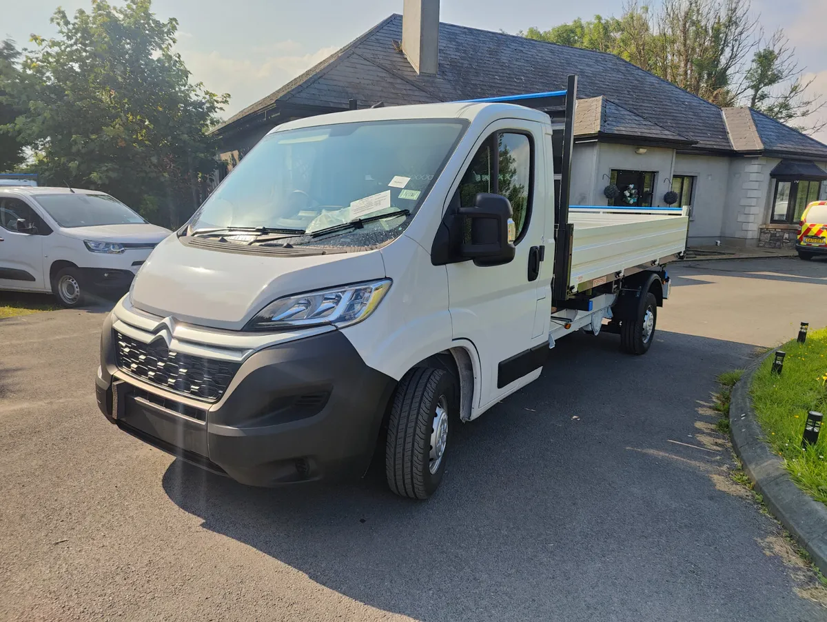 2025 CITROËN RELAY 3 WAY TIPPER - Image 3