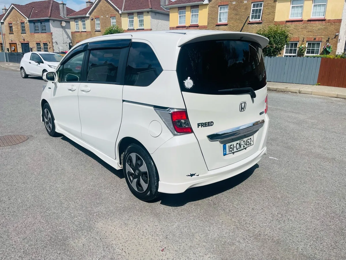 Car - Image 4