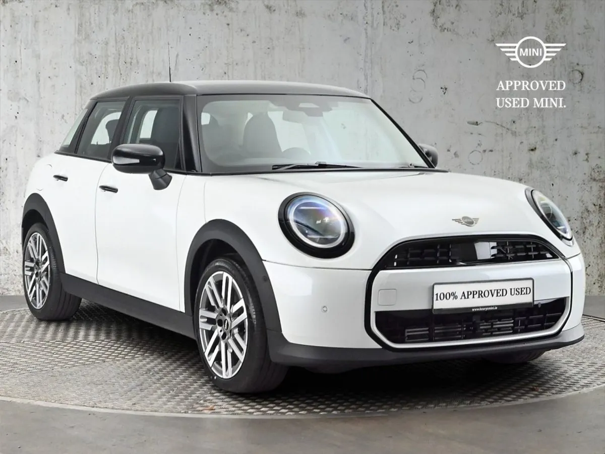 MINI HATCH Cooper C 5 Door - Image 1
