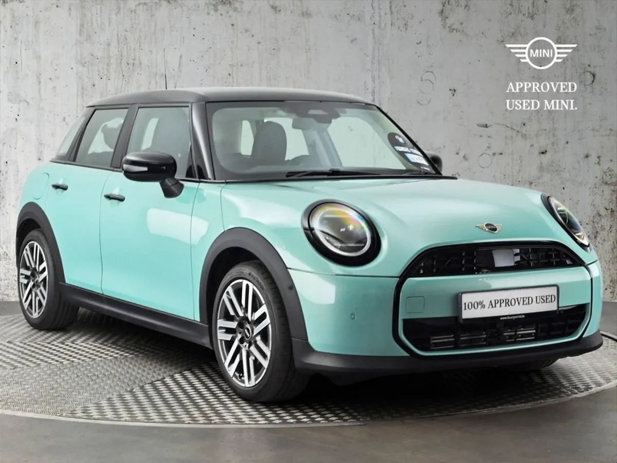 MINI HATCH Cooper C 5 Door - Image 1