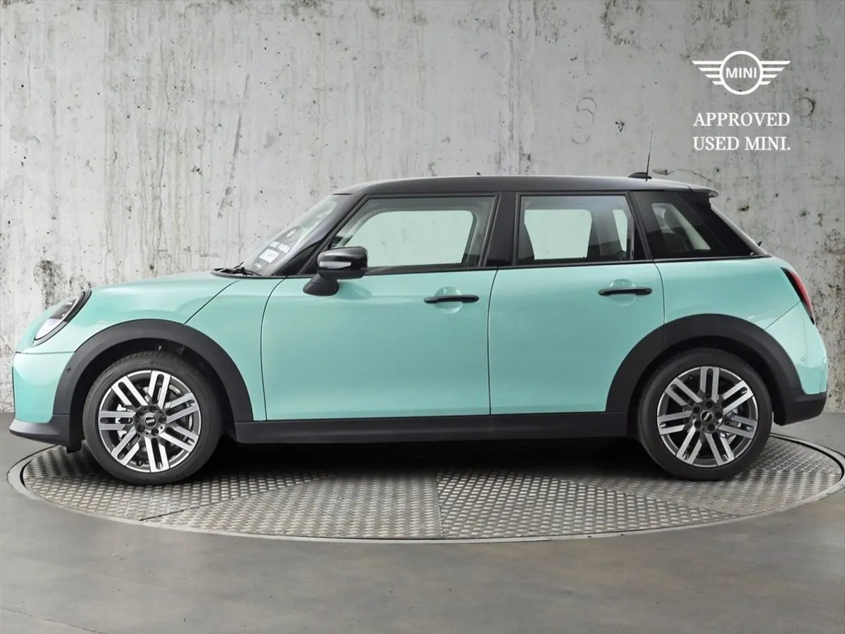 MINI HATCH Cooper C 5 Door - Image 3