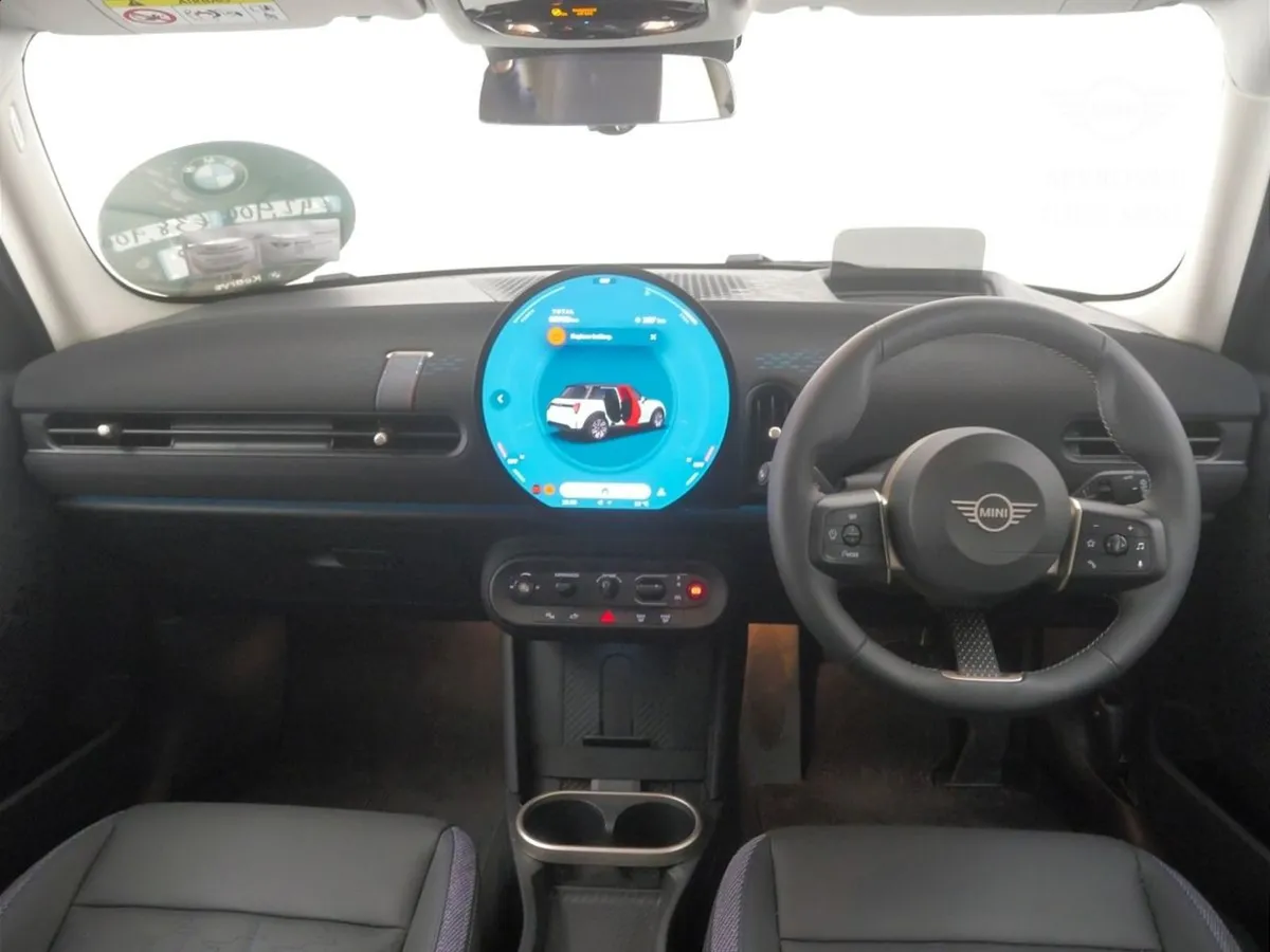 MINI HATCH Cooper C 5 Door - Image 4