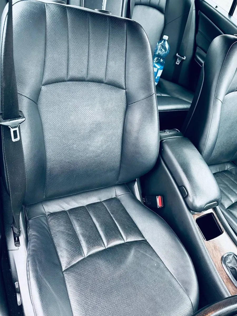 Mercedes-Benz C-Class 2007 - Image 2