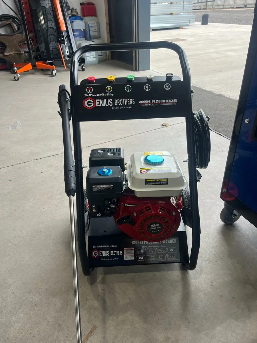 New petrol power washer for sale - Image 2
