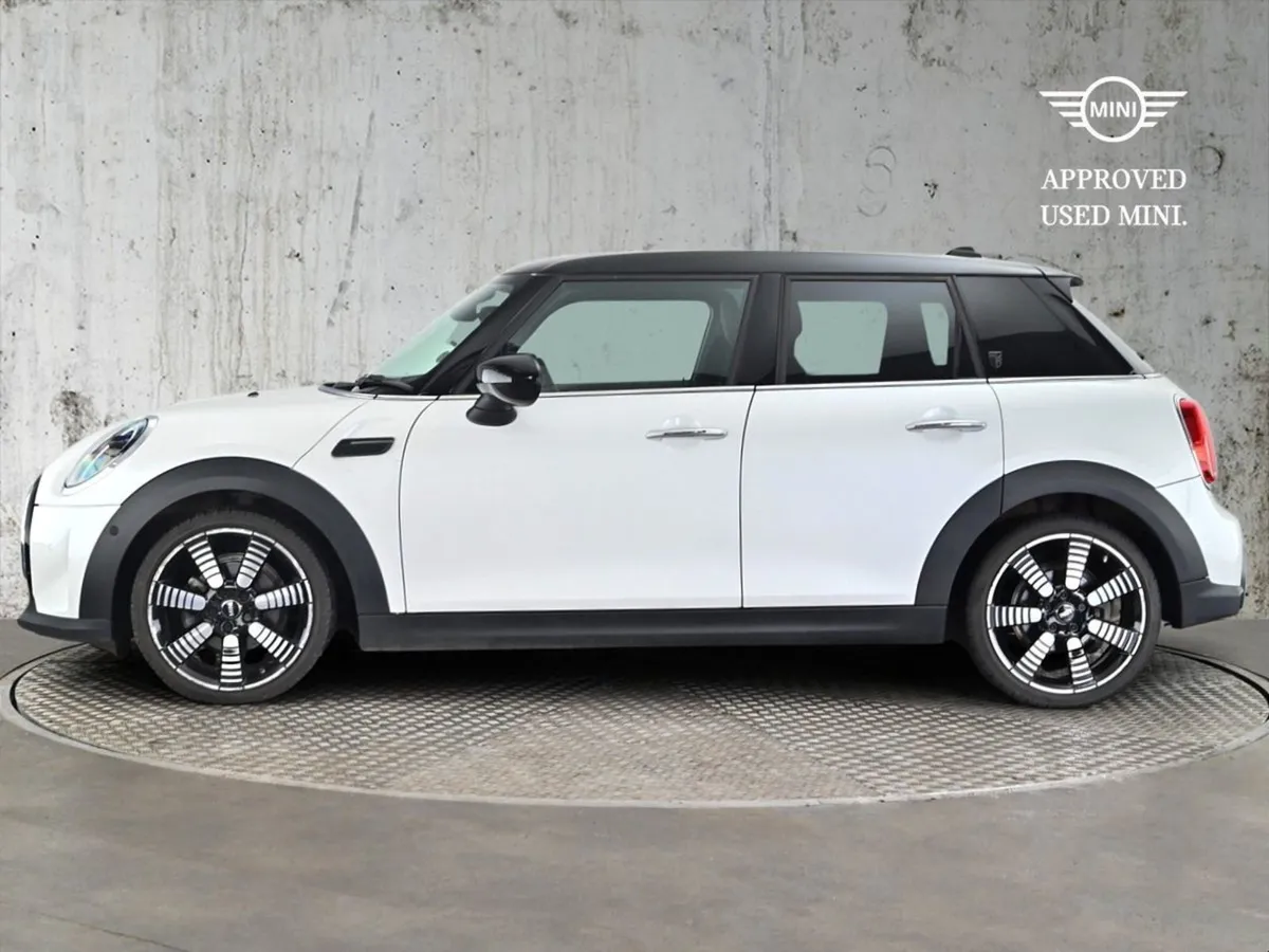 MINI HATCH 5-door Cooper Exclusive - Image 3