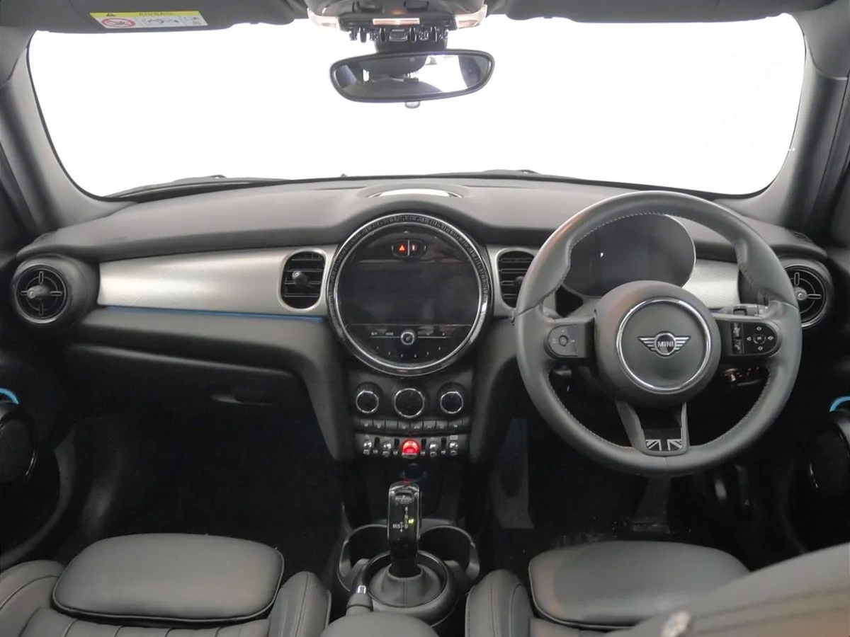 MINI HATCH 5-door Cooper Exclusive - Image 4
