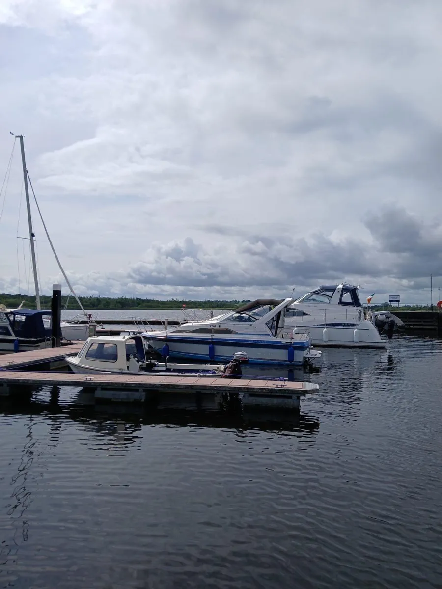 Bayliner 2555 Ciera -26feet gasoline V8 engine - Image 2