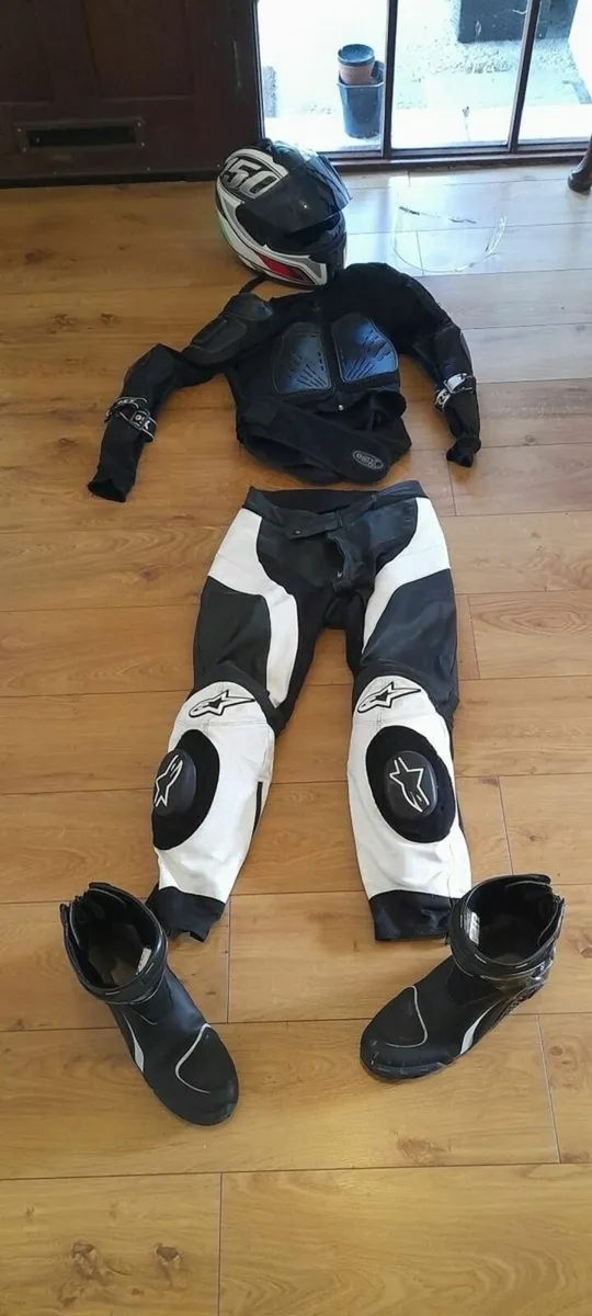 jacket, boots, helmet - Image 3