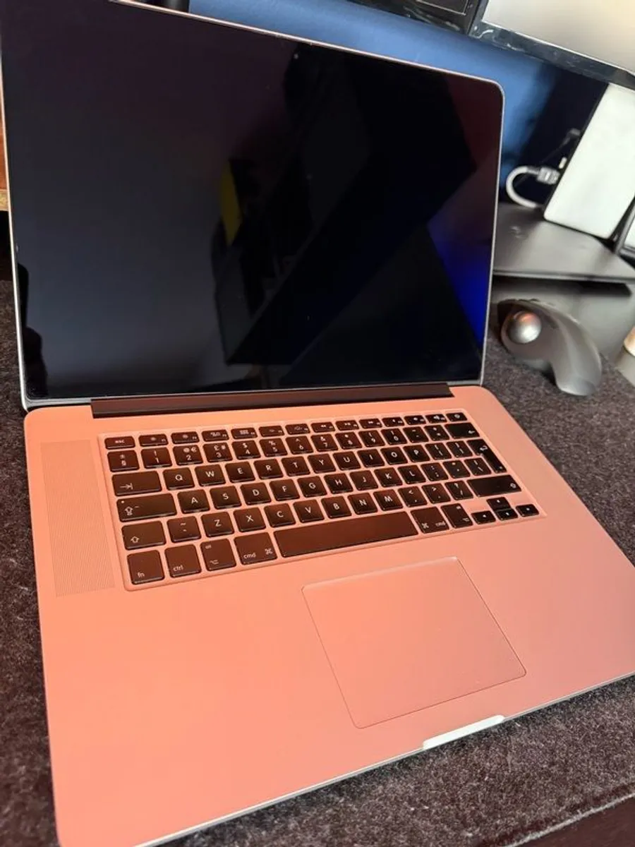 MacBook Pro 15" Mid 2014 - Image 2
