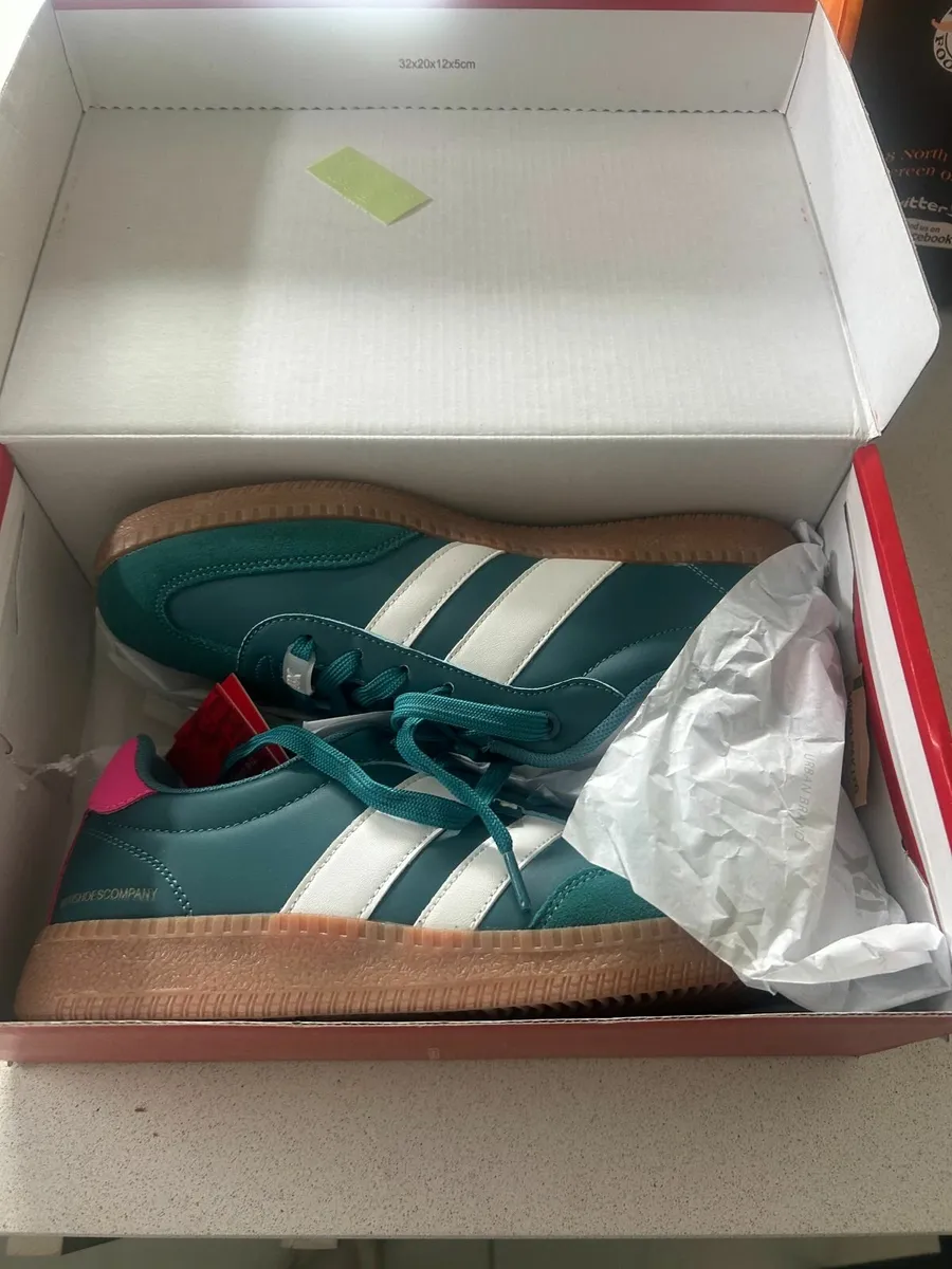 Brand New Xti trainers size 7 - Image 4