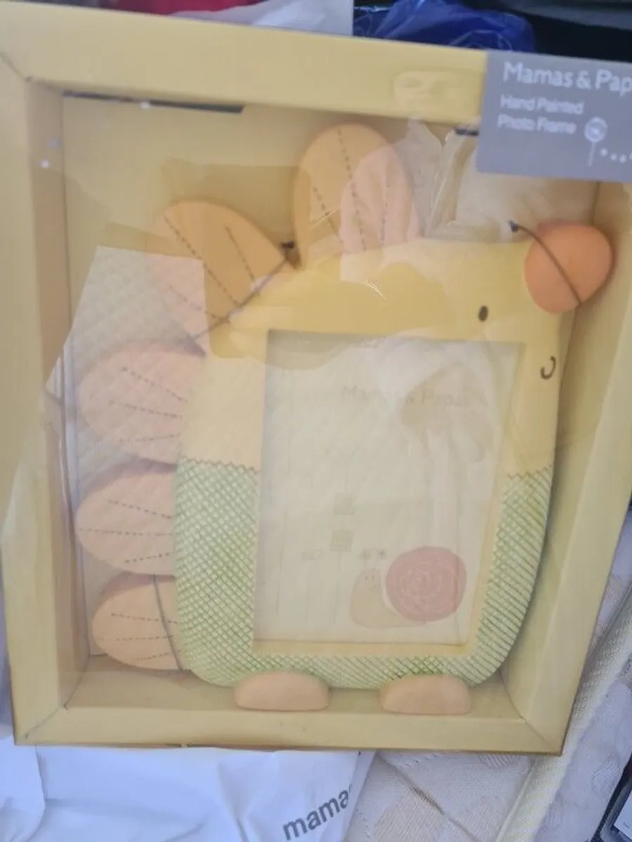 High chair and miscellaneous baby things - Image 4