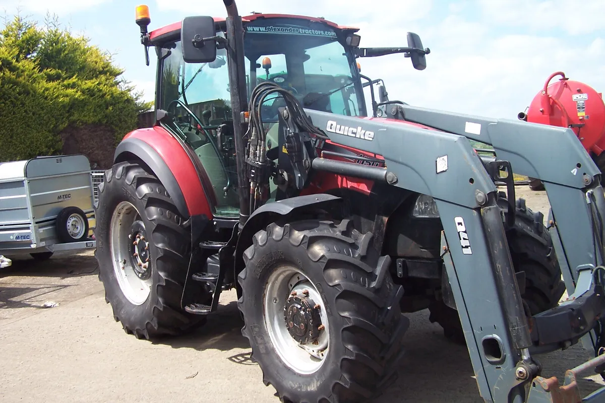 2013 CASE 115 U Farmhall C/W Quickie Q41 Loader - Image 1
