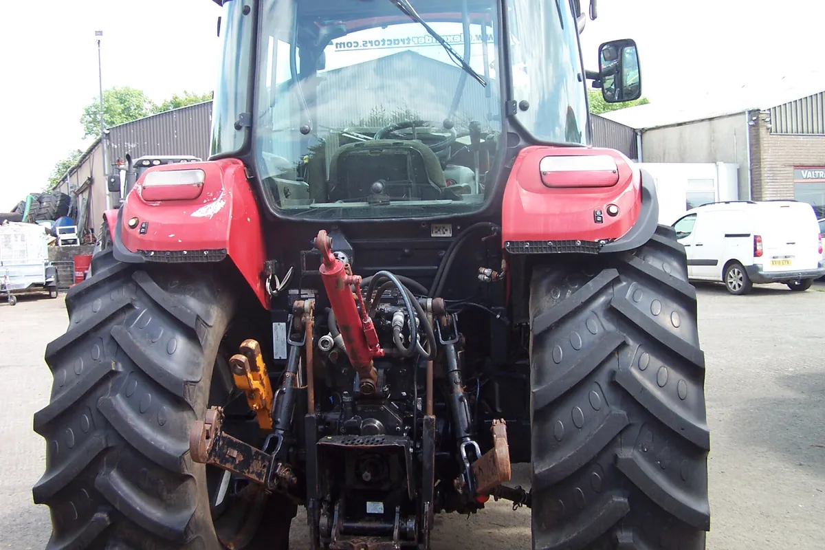 2013 CASE 115 U Farmhall C/W Quickie Q41 Loader - Image 4