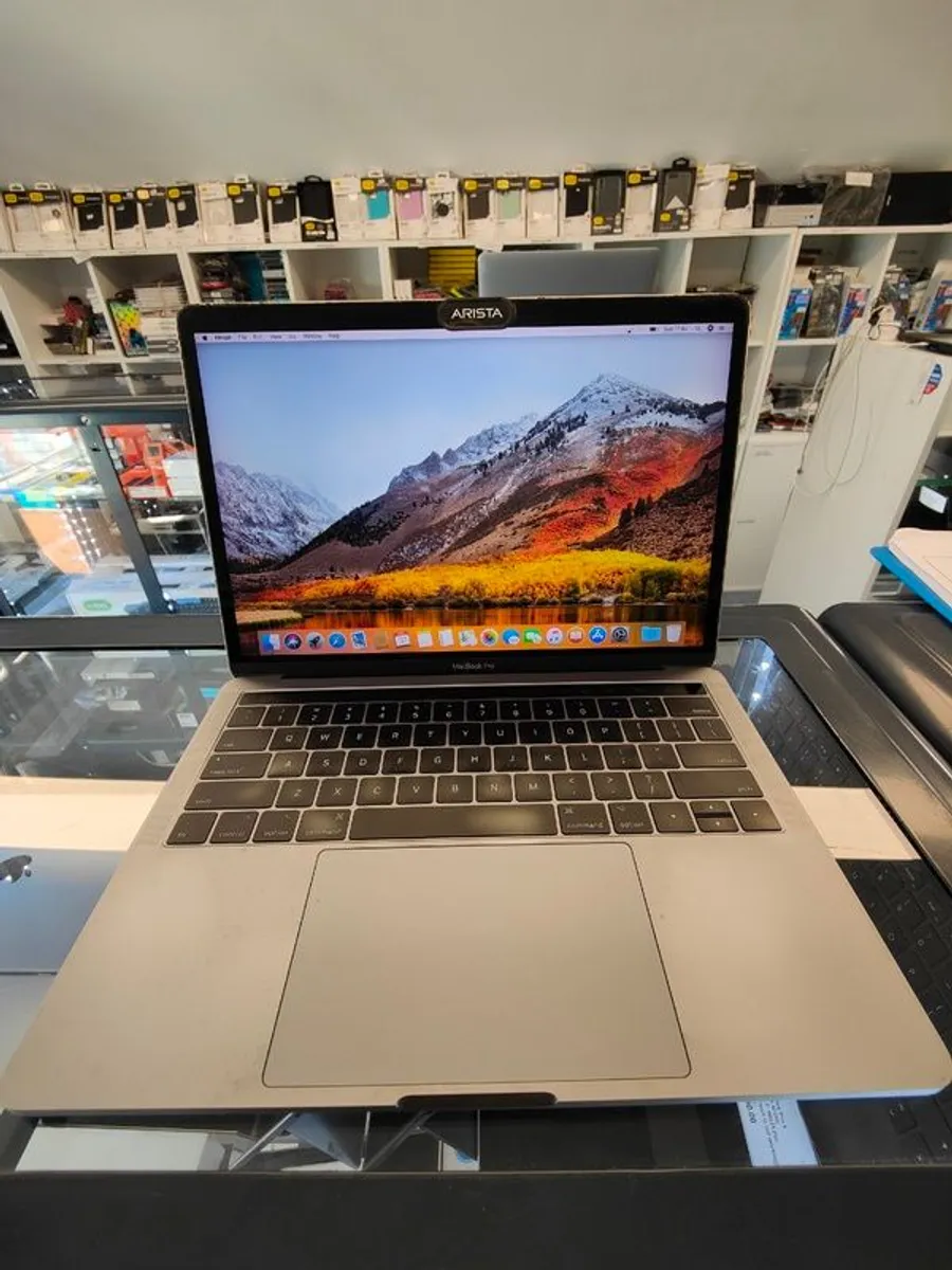 Apple Macbook Pro (13"/ Mid 2017) 3.5 GHz Intel Core 17 (i7-7567U) 16GB RAM 1TB Hard macOS High Sierra Battery Cycle: 370 - Image 2