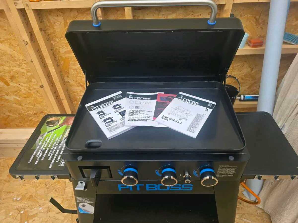 Pitt boss bbq griddle 3 burner lift off - Image 3
